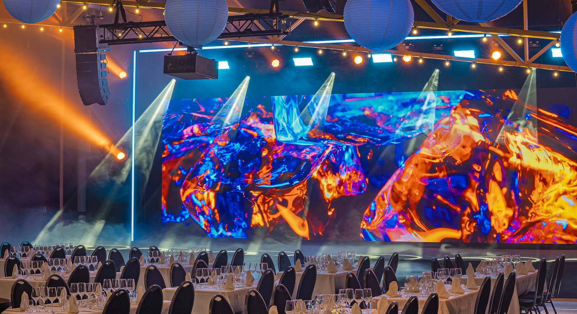 Etsitkö juhlatilaa suurelle seurueelle?